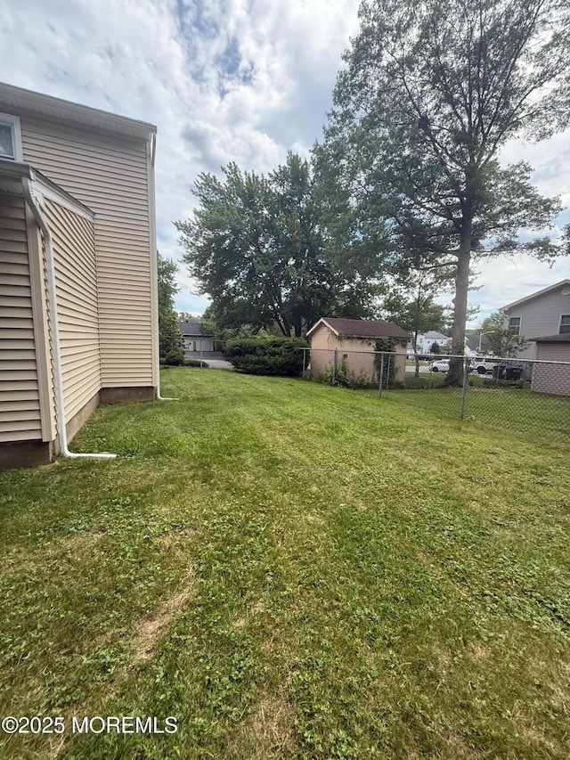 280 Mckinley Ave, Edison, NJ 08820 - view of yard