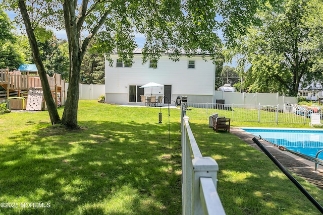 180 Grand Ave, Atlantic Highlands, NJ 07716 - view of fenced backyard