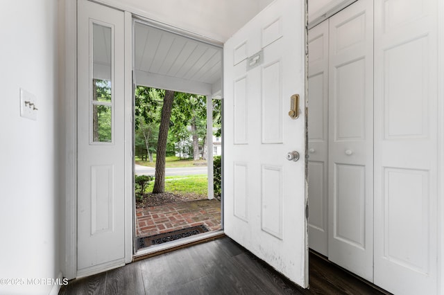 405 Hope Chapel Rd, Lakewood, NJ 08701 - foyer entrance with dark wood finished floors