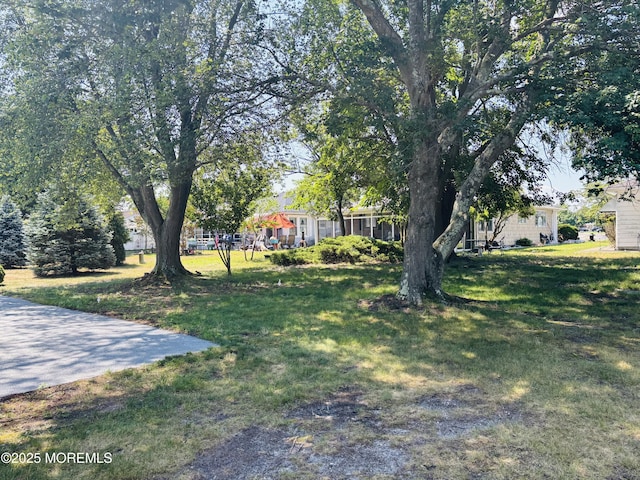 458 Jamaica Blvd, Toms River, NJ 08757 - view of grassy yard