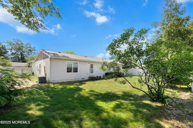620 Pacific Ave, Beachwood, NJ 08722 - back of property with a fenced backyard
