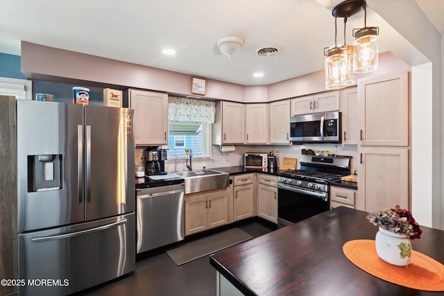 1086 Edgebrook Dr S, Toms River, NJ 08757 - kitchen with stainless steel appliances, backsplash, dark wood-type flooring, dark countertops, and recessed lighting