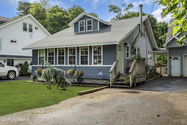 614 Bay Blvd, Bayville, NJ 08721 - bungalow featuring roof with shingles and a front lawn