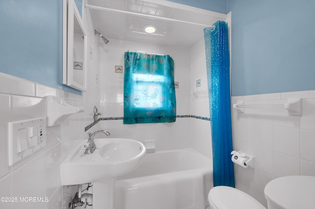 19 Elizabeth Ave, Lavallette, NJ 08735 - full bath featuring tile walls and toilet
