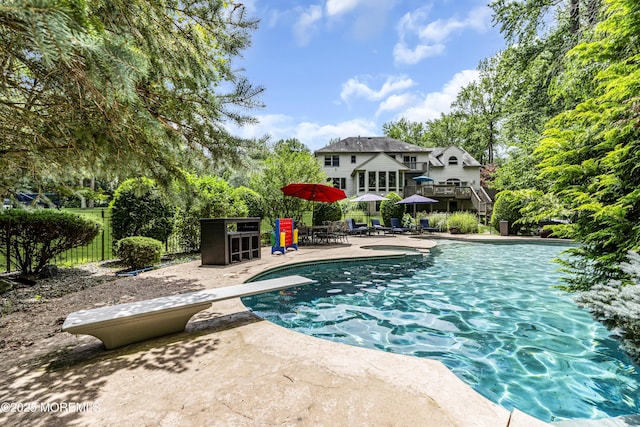 2 Shady Oak Ct, Millstone, NJ 08535 - outdoor pool featuring a patio and a diving board
