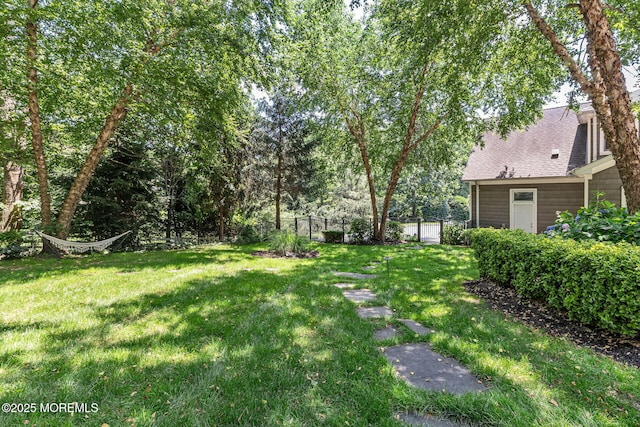 9 Withers Ln, Atlantic Highlands, NJ 07716 - view of yard