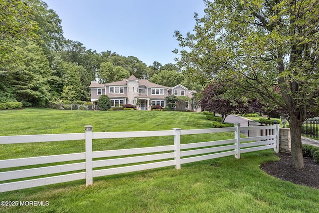 9 Withers Ln, Atlantic Highlands, NJ 07716 - view of front of home with a fenced front yard