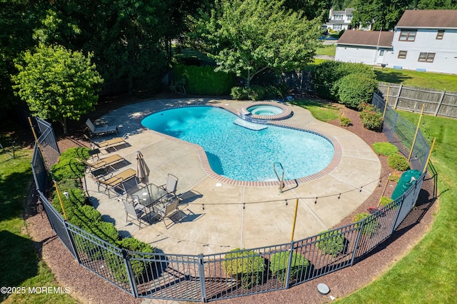 18 Rowena Rd, Manalapan, NJ 07726 - view of pool with a fenced backyard, a patio area, and a pool with connected hot tub