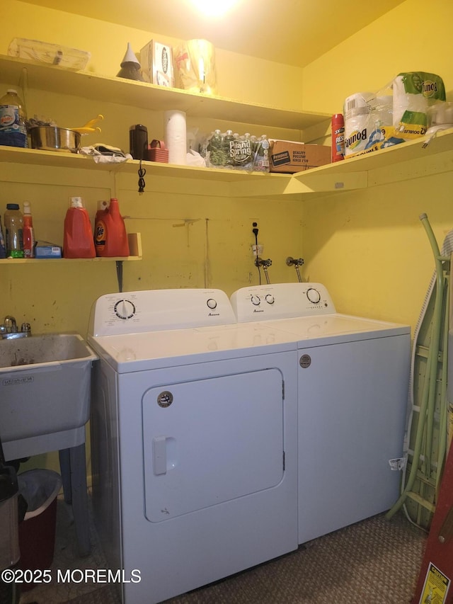 5B Lenape Dr, Whiting, NJ 08759 - laundry area with washing machine and dryer