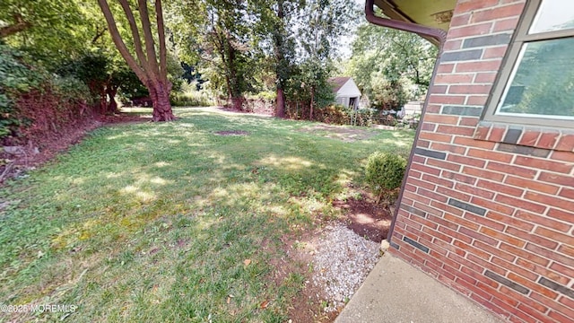 574 Main St, Sayreville, NJ 08872 - view of grassy yard