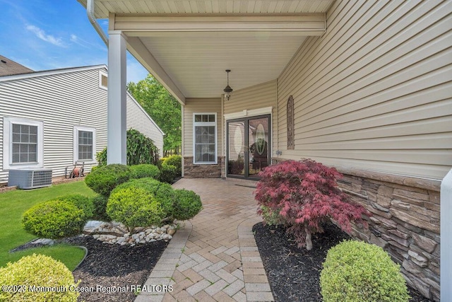 25 Merion Ln, Jackson, NJ 08527 - property entrance with stone siding
