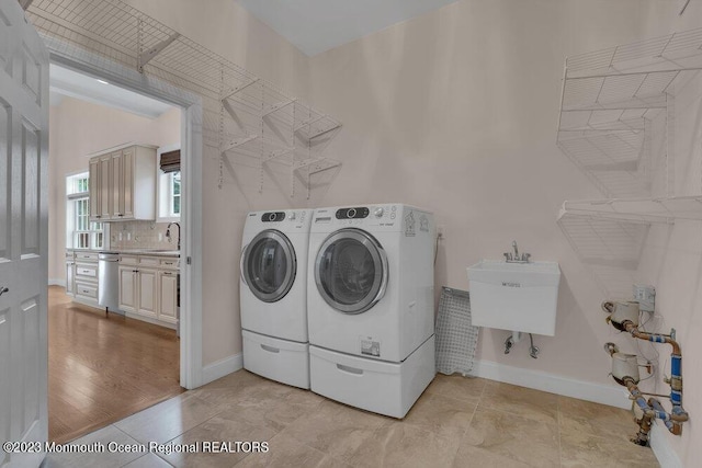 25 Merion Ln, Jackson, NJ 08527 - laundry area featuring separate washer and dryer and baseboards