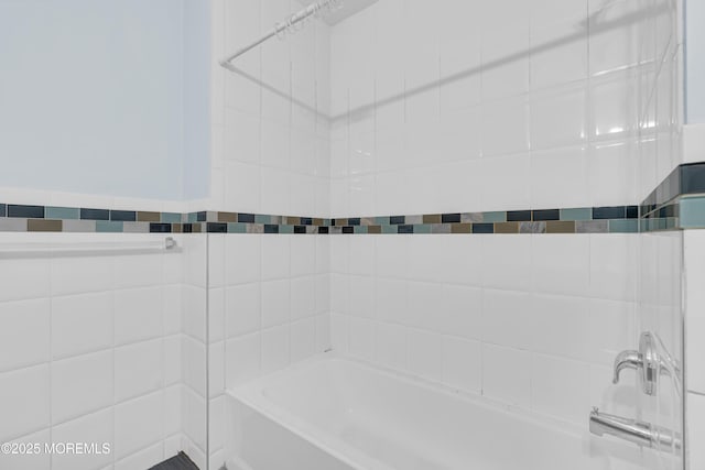 25 Rockefeller Dr, Lakewood, NJ 08701 - view of full bathroom