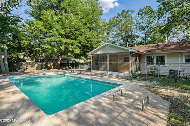 446 Steuben Ave, Forked River, NJ 08731 - view of pool with a sunroom and a fenced backyard
