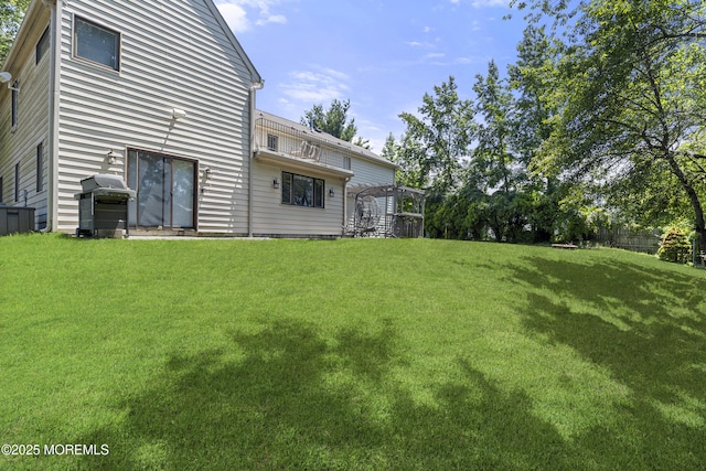 136 Sunset Rd, Lakewood, NJ 08701 - view of green lawn