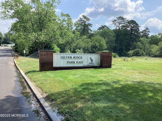 109 Edinburgh Ct, Toms River, NJ 08757 - community / neighborhood sign featuring a lawn