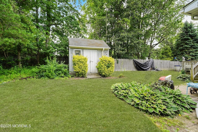 14 Cedar Ct, Manalapan, NJ 07726 - view of yard featuring a storage shed