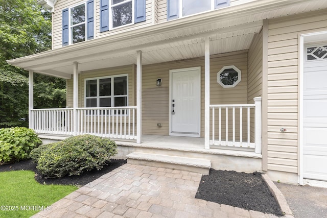 10 Postol Rd, Cream Ridge, NJ 08514 - entrance to property with a porch