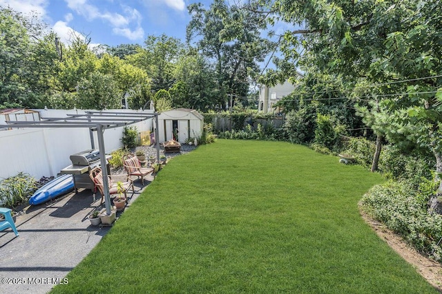 194 Washington St, Keyport, NJ 07735 - fenced backyard with a storage unit and a patio area