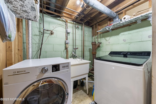 1 Spruce Way, Manalapan, NJ 07726 - washroom featuring washing machine and clothes dryer