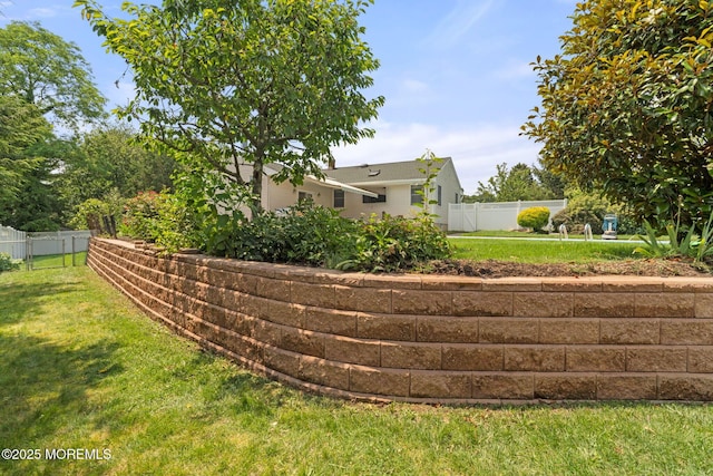 6 Frances Ct, Red Bank, NJ 07701 - view of fenced backyard