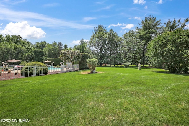 9 Old Cider Mill Rd, Manalapan, NJ 07726 - view of yard