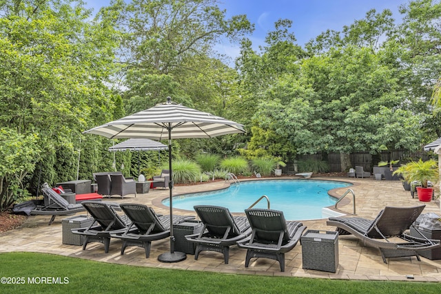 707 Cambridge Rd, Lanoka Harbor, NJ 08734 - view of pool with a patio and view of wooded area