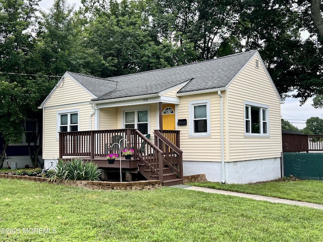 908 S Concourse, Keyport, NJ 07735 - bungalow-style house featuring a front lawn and a shingled roof