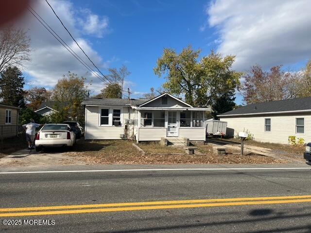 240 Beachwood Blvd, Beachwood, NJ 08722 - view of front of house with a sunroom
