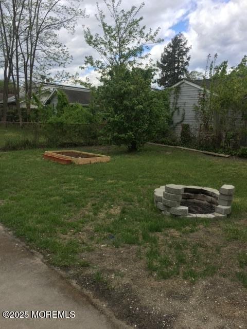 240 Beachwood Blvd, Beachwood, NJ 08722 - view of green lawn