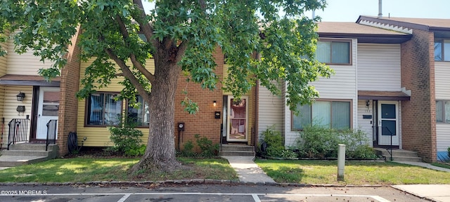 197 Canterbury Ct, East Windsor, NJ 08520 - view of front of property with uncovered parking