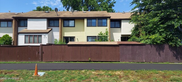 197 Canterbury Ct, East Windsor, NJ 08520 - back of house