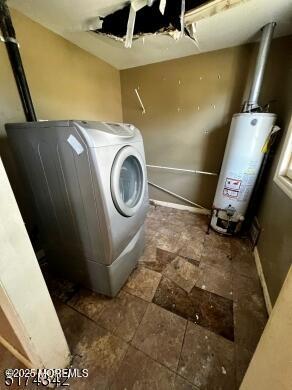 80 Seeley Ave, Keansburg, NJ 07734 - washroom featuring gas water heater and washer / clothes dryer