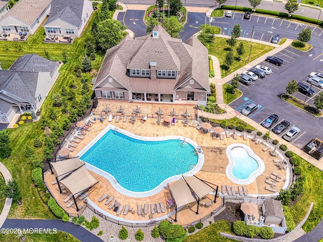 14 Festival Ct, Howell, NJ 07731 - bird's eye view of a pool