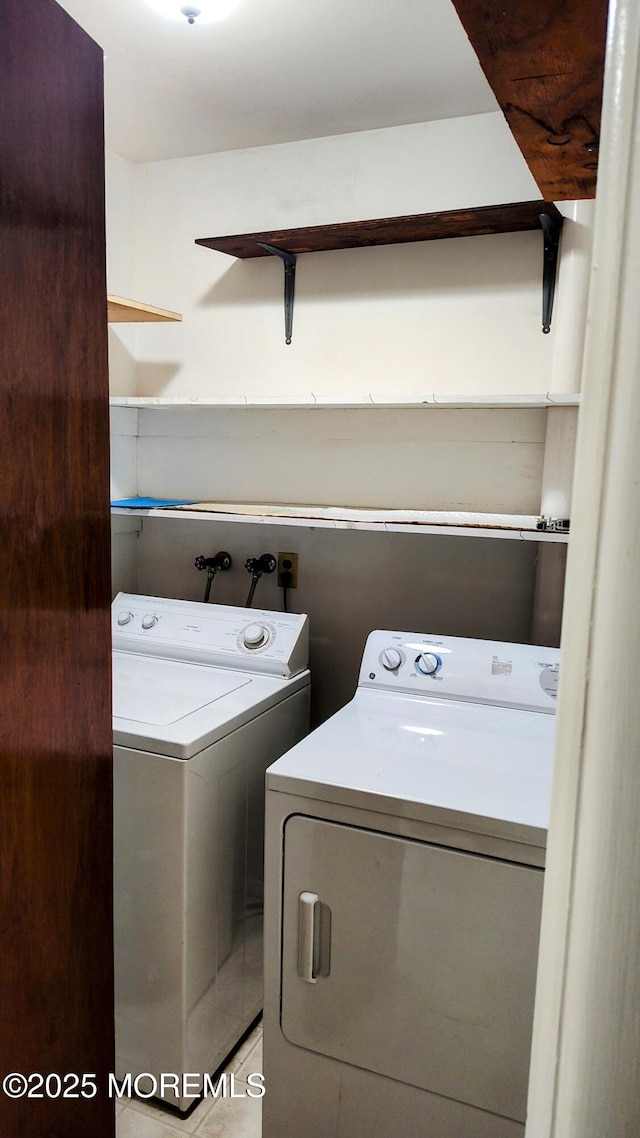 4 Snowberry Ln Unit D, Whiting, NJ 08759 - laundry area featuring independent washer and dryer