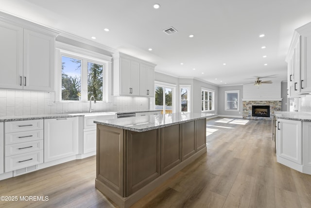 837 Naryshkin Way, Toms River, NJ 08753 - kitchen with ceiling fan, open floor plan, backsplash, white cabinetry, and recessed lighting