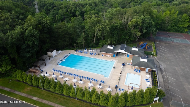 20 Kenwood Ln, Old Bridge, NJ 08857 - aerial view of property and surrounding area featuring a forest and property parcel outlined