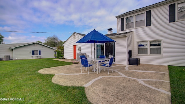 20 Kenwood Ln, Old Bridge, NJ 08857 - view of green lawn featuring a patio