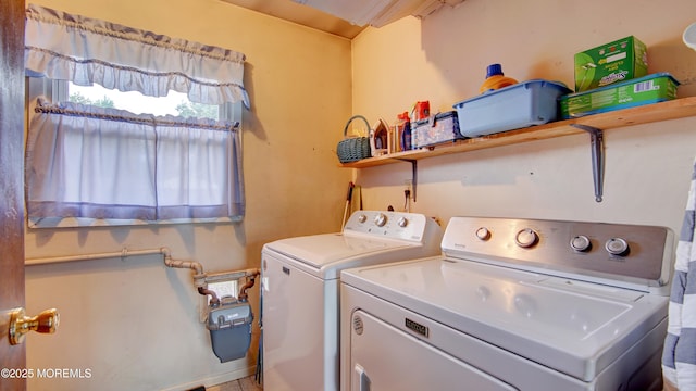 20 Kenwood Ln, Old Bridge, NJ 08857 - laundry area featuring washing machine and clothes dryer