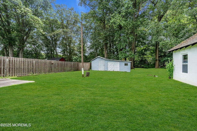 833 Lincoln St, Red Bank, NJ 07701 - fenced yard with a storage unit