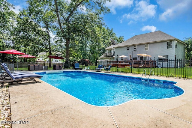 7 Crest Rd, Jackson, NJ 08527 - view of swimming pool featuring a patio area