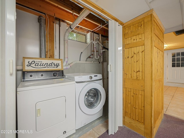 962 Columbus Dr, Brick, NJ 08724 - laundry area with washing machine and dryer and tile patterned flooring