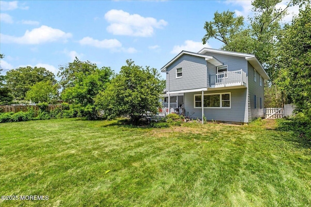 3 Sutphin Ave, Matawan, NJ 07747 - back of property with a balcony