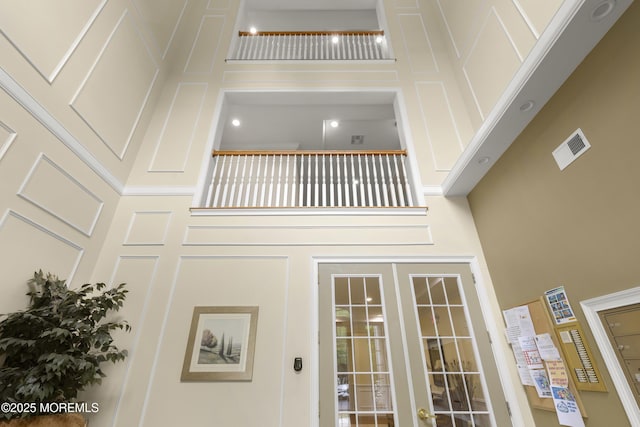 428 Sophee Ln, Lakewood, NJ 08701 - detailed view of a decorative wall