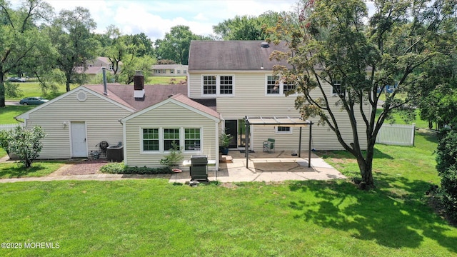 25 Forman Ln, Manalapan, NJ 07726 - back of house with a patio area