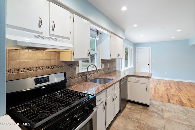 271 S Stump Tavern Rd, Jackson, NJ 08527 - kitchen featuring stainless steel appliances, white cabinets, a peninsula, and recessed lighting