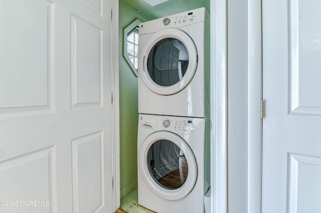 48 Washington Ave, Leonardo, NJ 07737 - laundry area featuring stacked washer / dryer