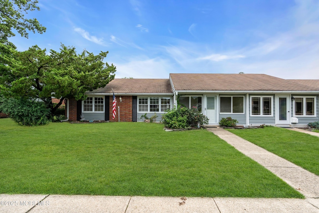 395A Chesterfield Ct, Lakewood, NJ 08701 - photo 1