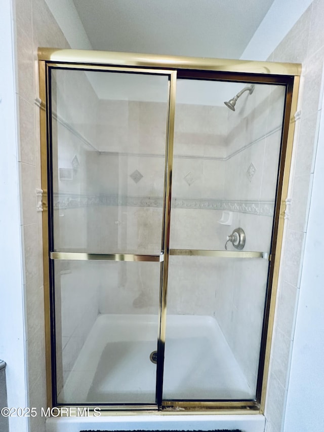 1642 Mink Ct, Toms River, NJ 08755 - full bathroom featuring a stall shower