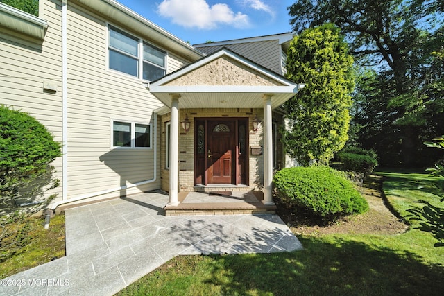 7 Stony Ridge Dr, Hillsdale, NJ 07642 - property entrance with brick siding